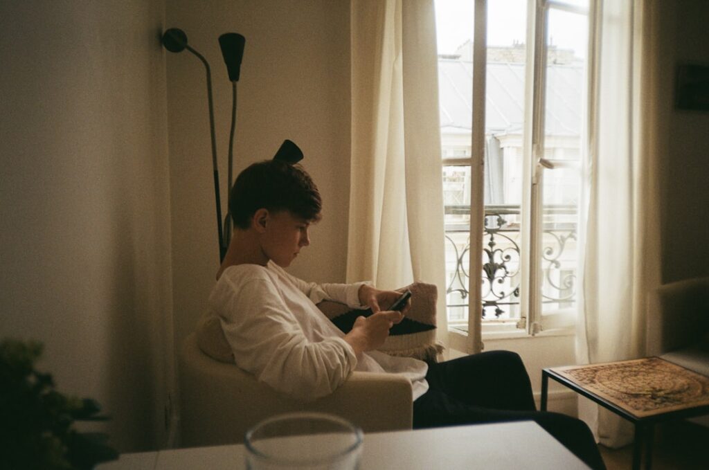 AI Companion Apps for Long Distance Loneliness