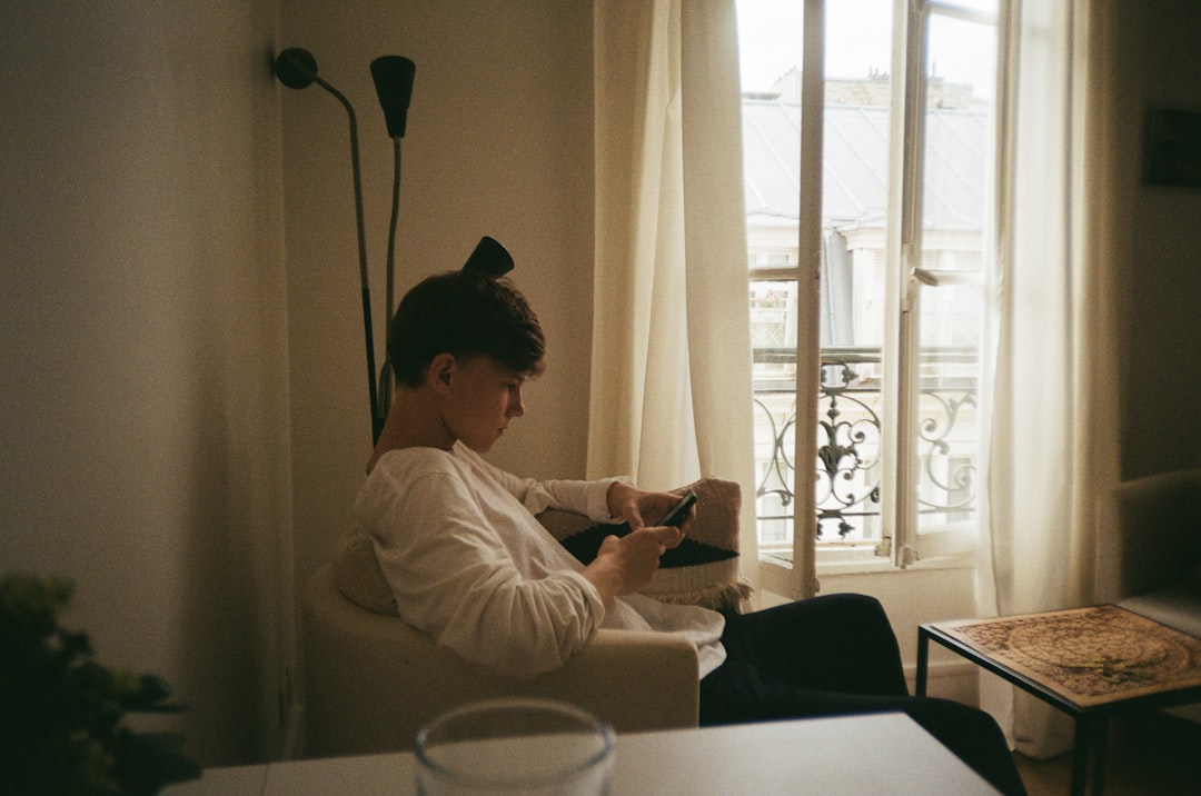 AI Companion Apps for Long Distance Loneliness