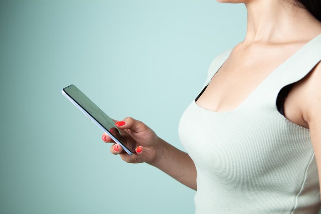 How to Balance Texting Frequency Without Seeming Too Eager or Too Distant