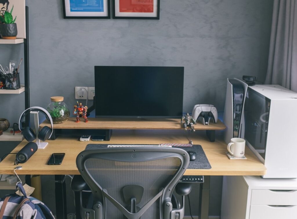 How Cam Sites Handle a Model's Request for a Custom Room Background or Theme